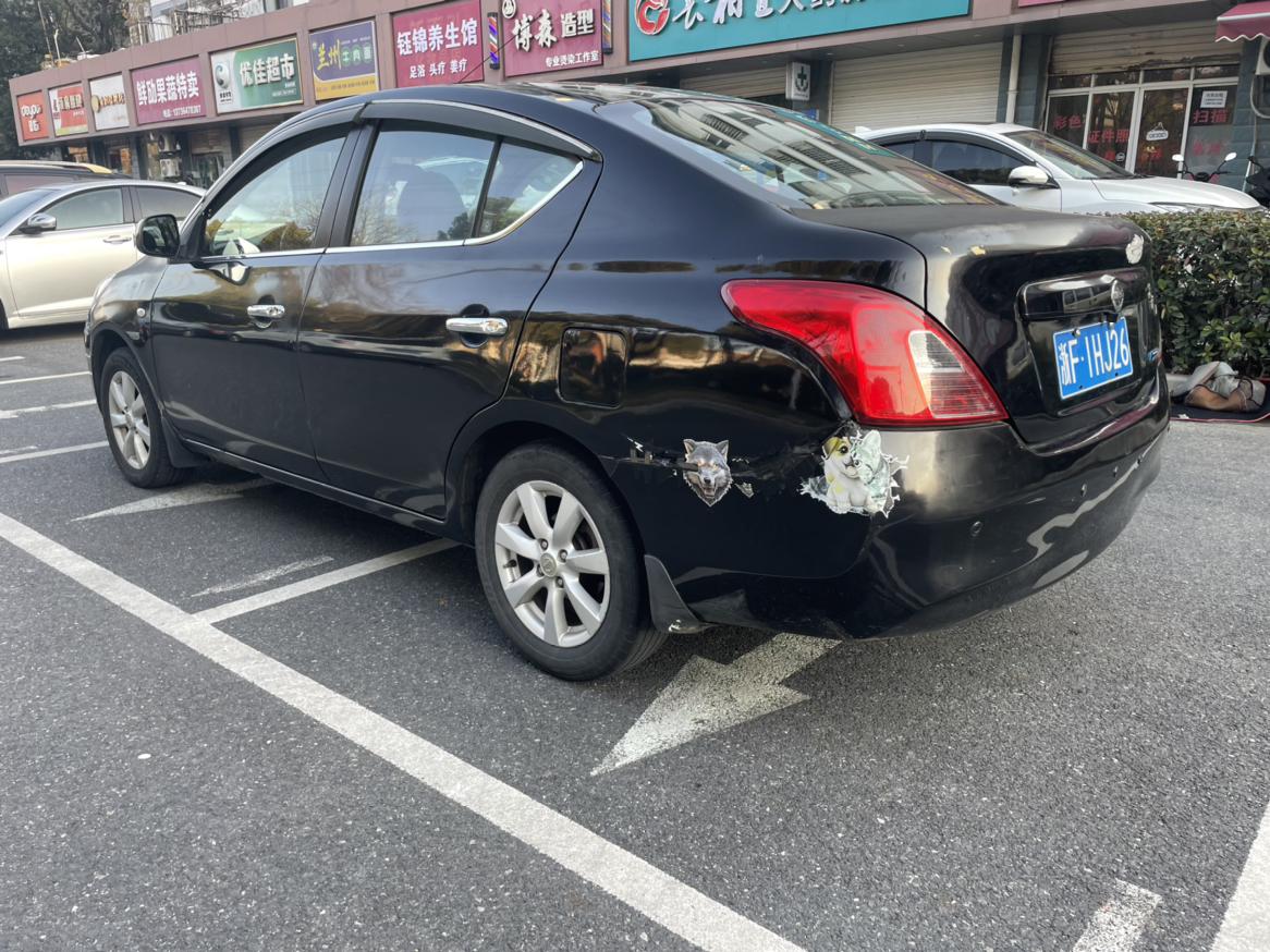 Nissan Sunny 2011 thumb 3
