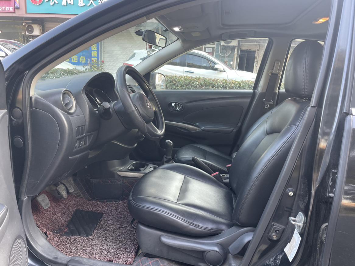 Nissan Sunny 2011 thumb 10