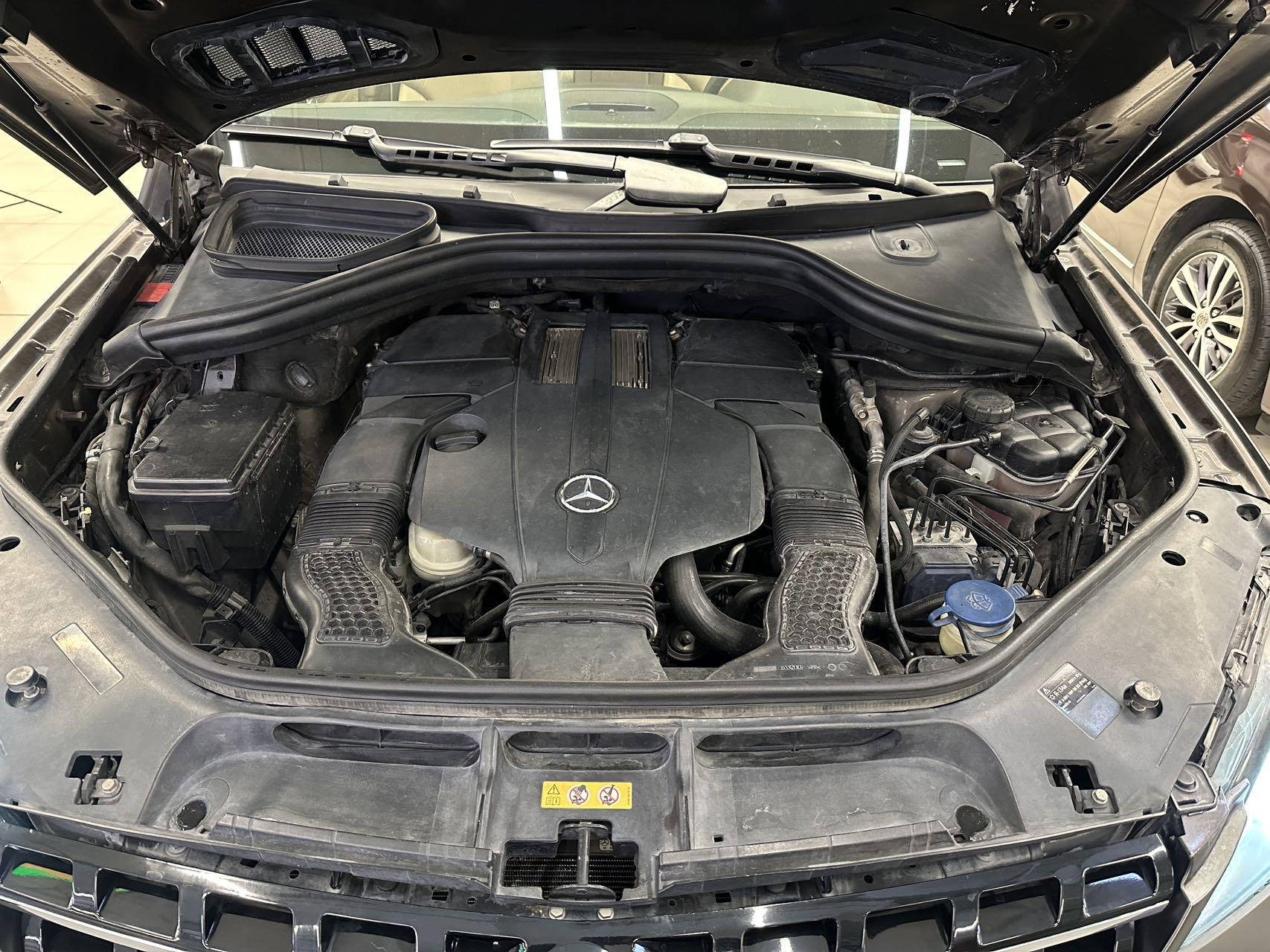Mercedes-Benz M-Class 2015 thumb 4