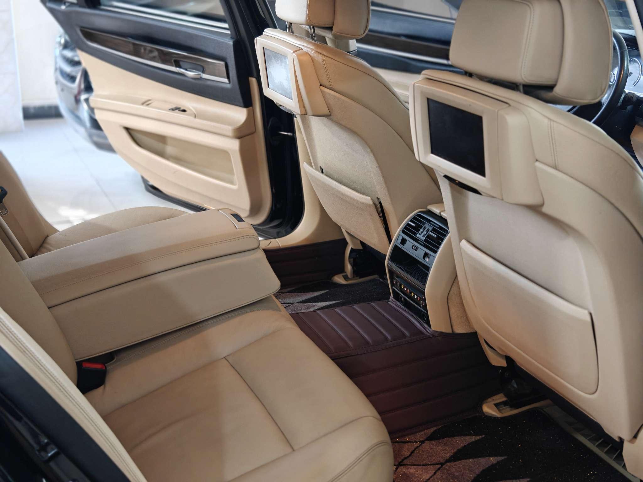 BMW 7 серии 2009 thumb 8