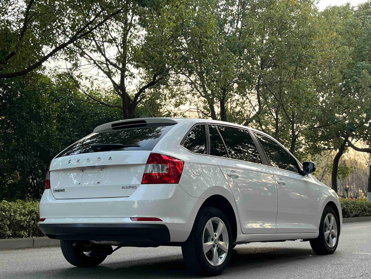 Skoda Scala 2019 thumb 4