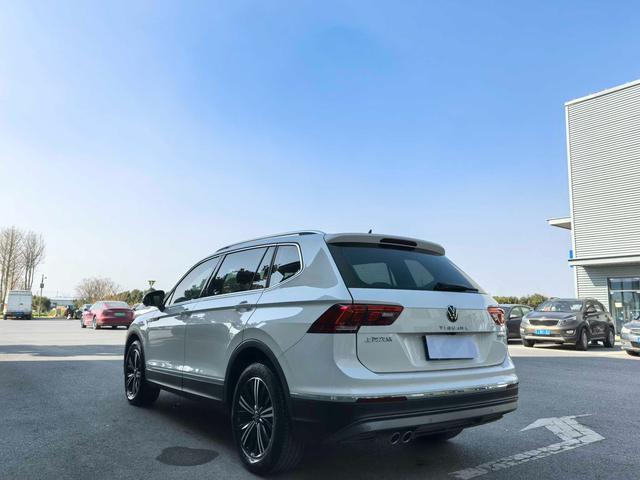 Volkswagen Tiguan 2021 thumb 2