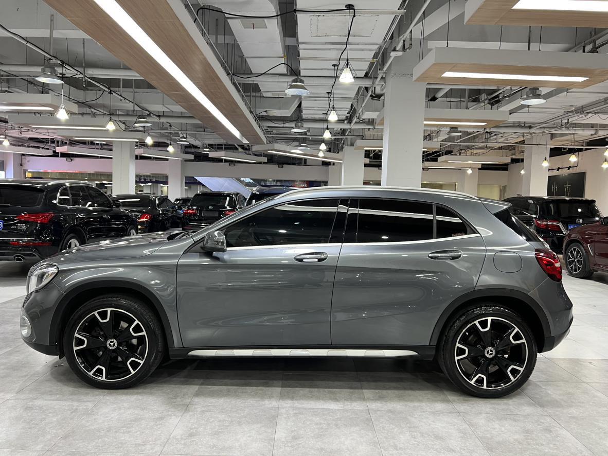 Mercedes-Benz GLA 2018 thumb 2