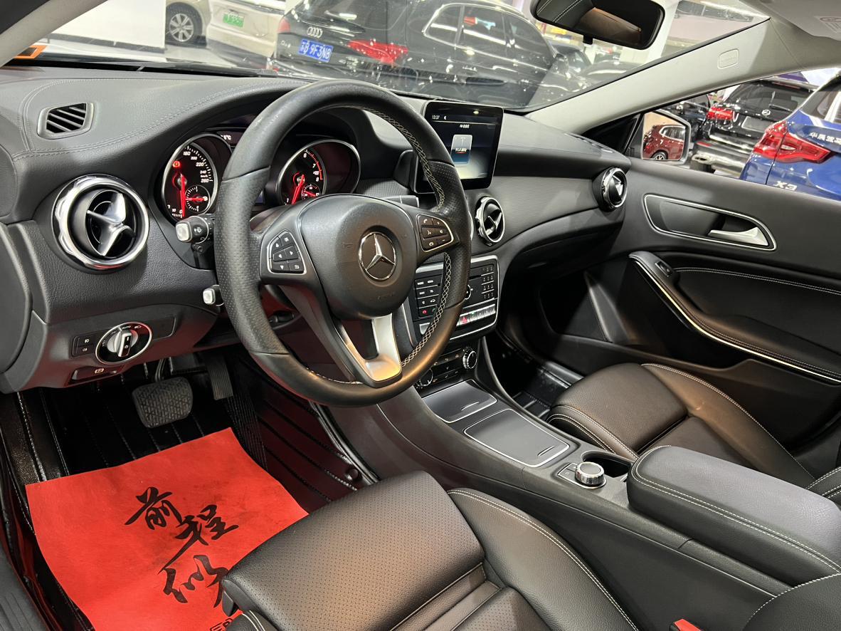 Mercedes-Benz GLA 2018 thumb 8