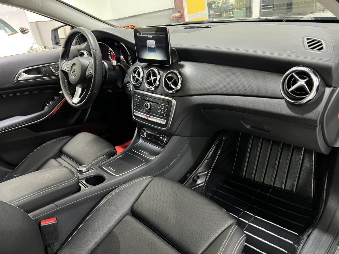 Mercedes-Benz GLA 2018 thumb 9