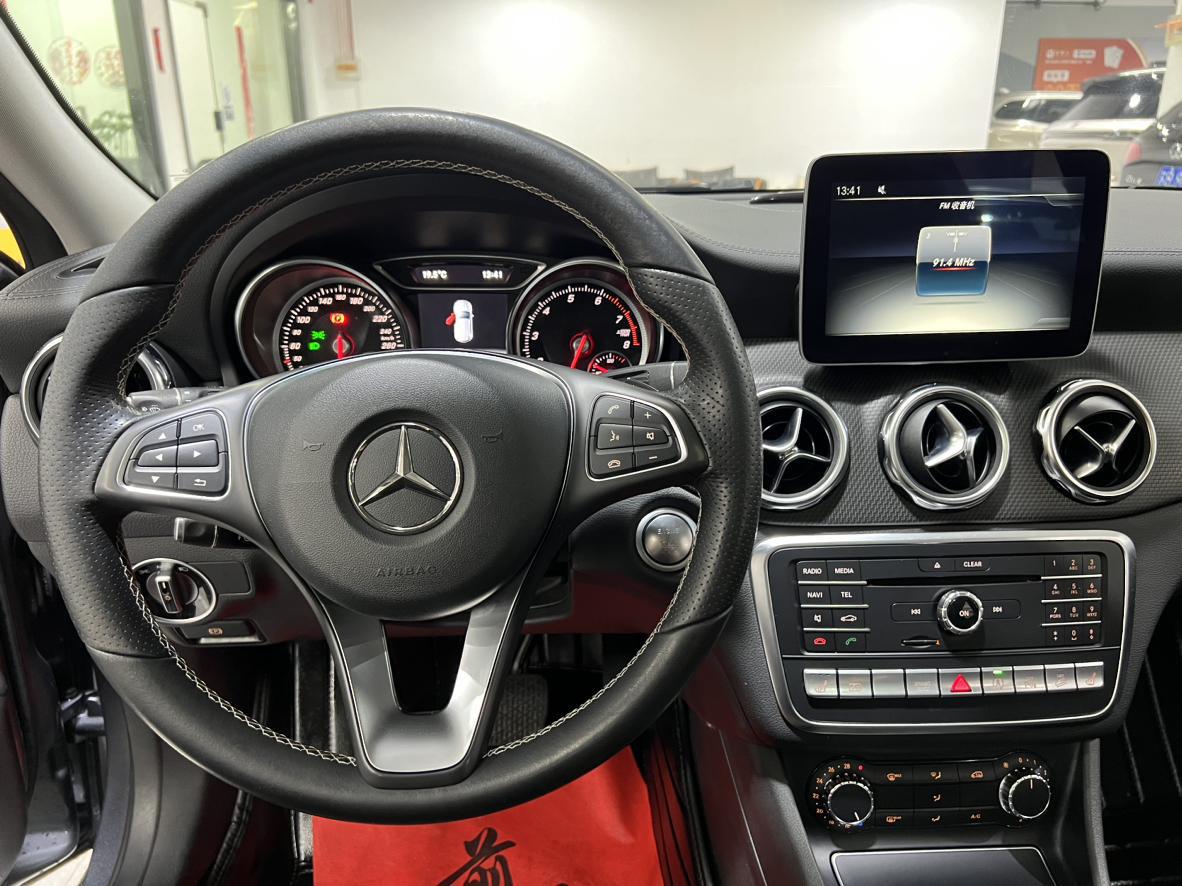Mercedes-Benz GLA 2018 thumb 10