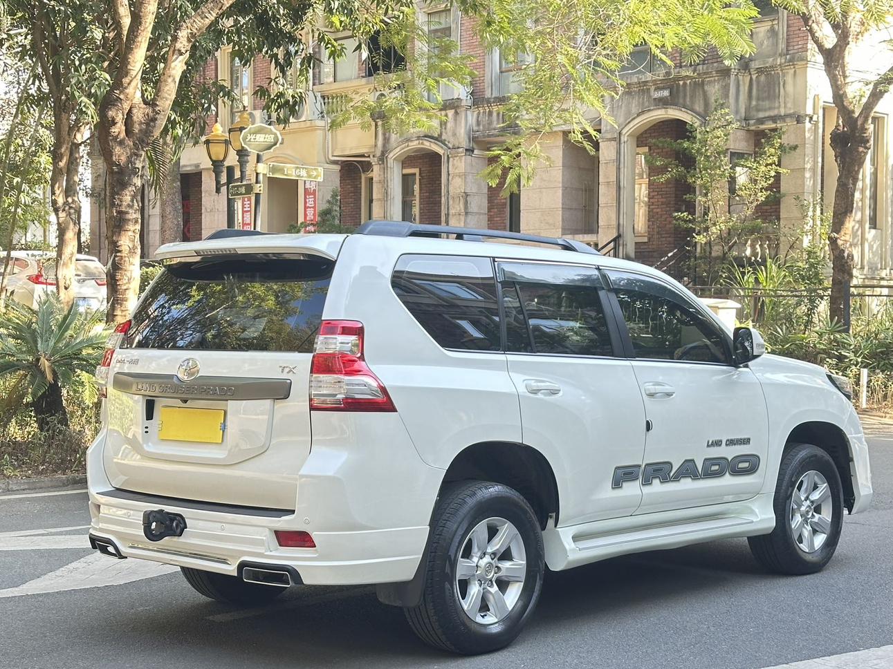 Toyota Land Cruiser Prado 2017 thumb 4