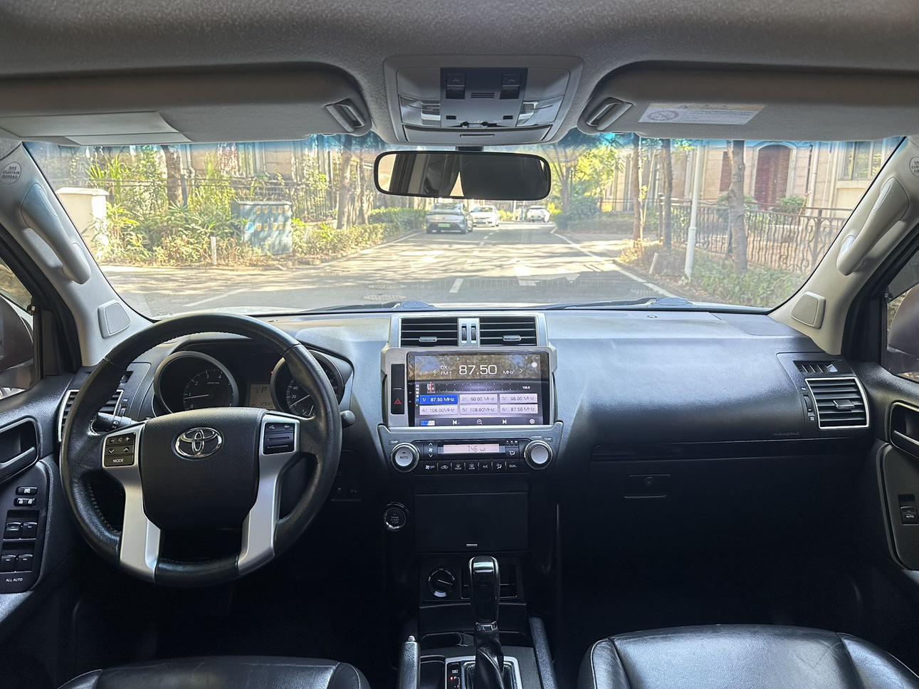 Toyota Land Cruiser Prado 2017 thumb 6