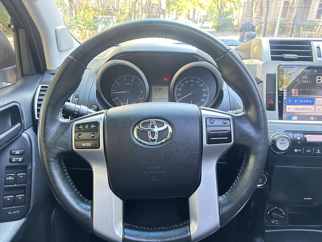 Toyota Land Cruiser Prado 2017 thumb 8