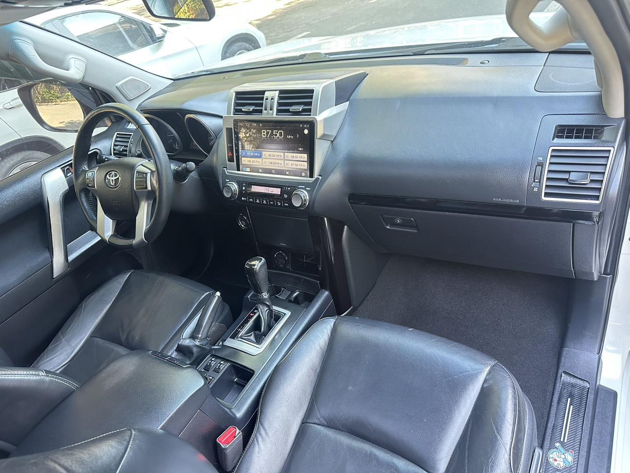 Toyota Land Cruiser Prado 2017 thumb 10