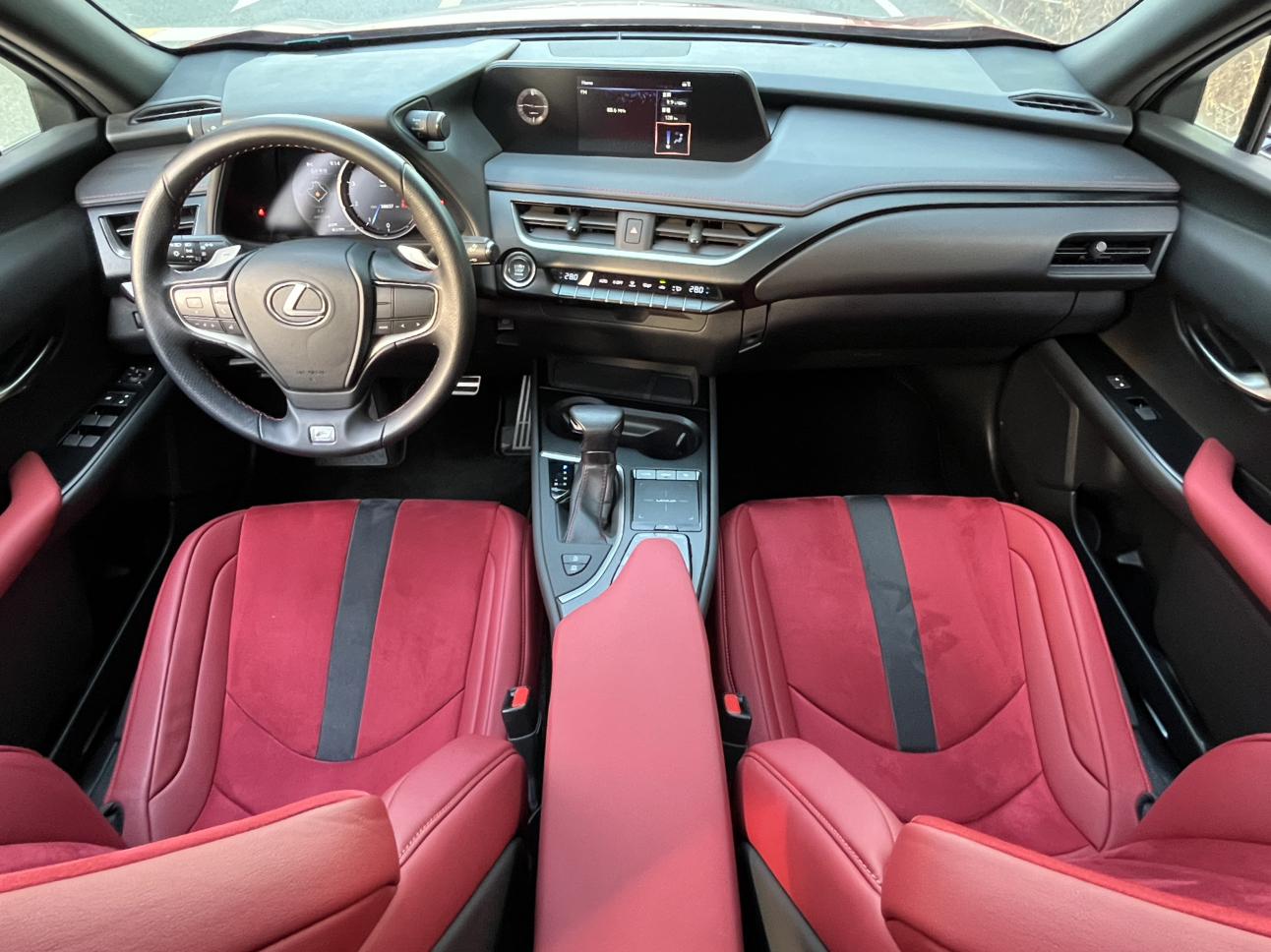 Lexus UX 2020 thumb 9