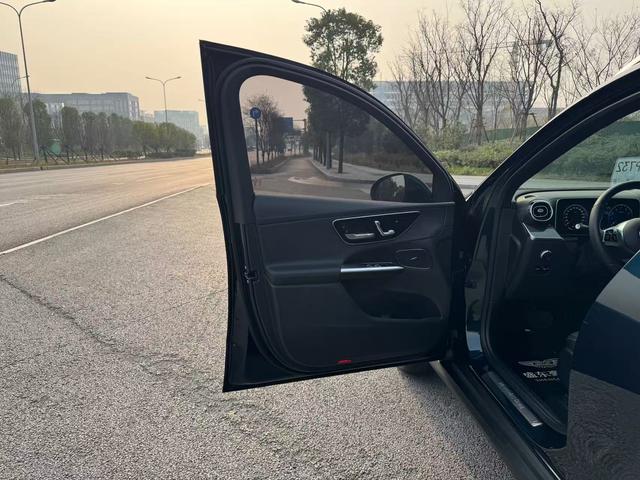 Mercedes-Benz GLC 2023 thumb 3