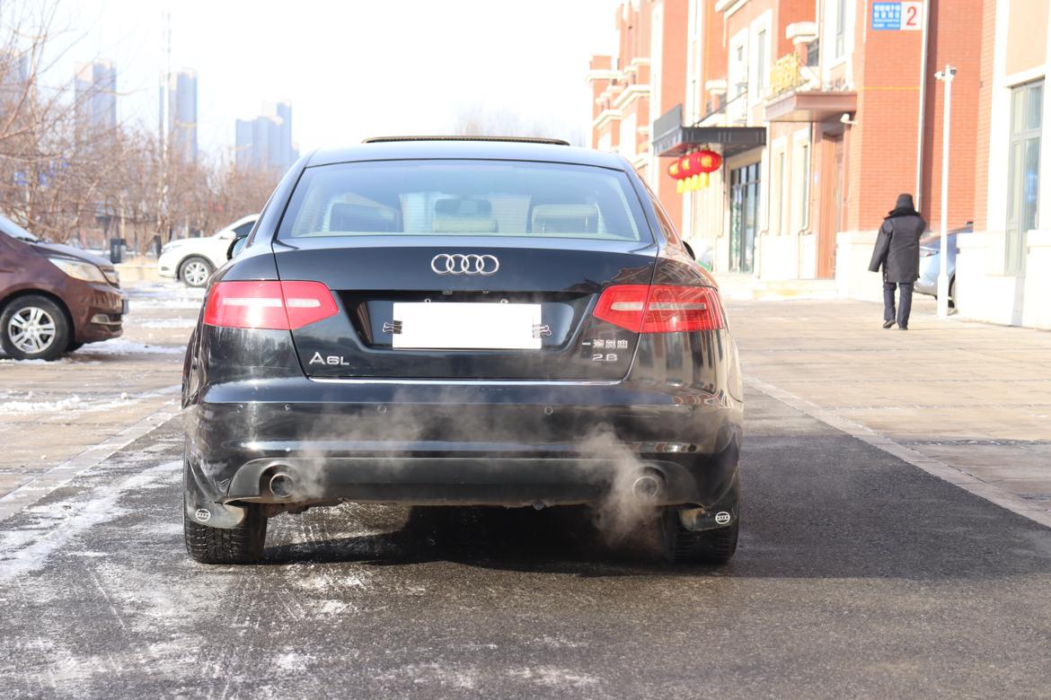 Audi A6 2010 thumb 3