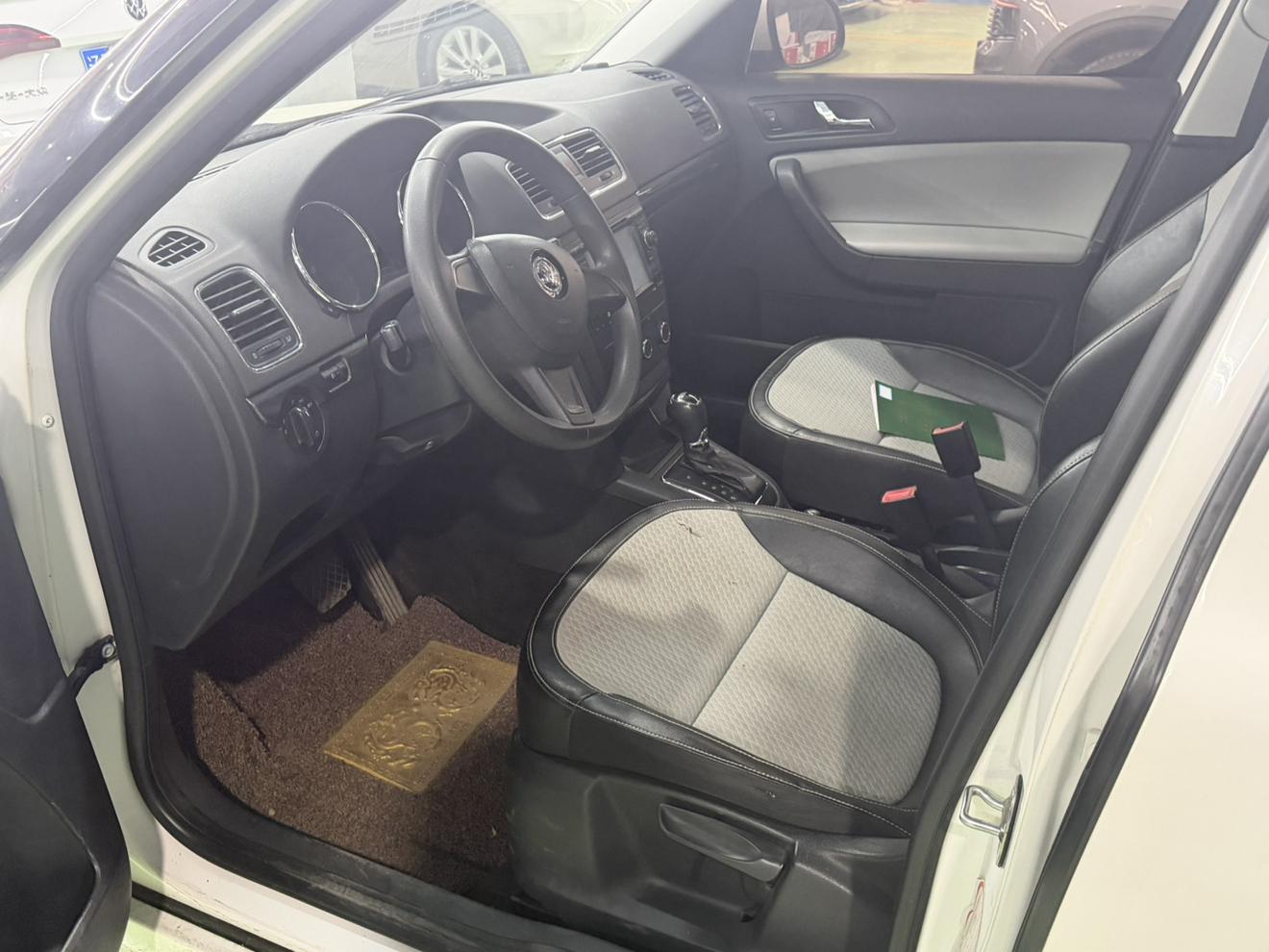 Skoda Yeti 2016 thumb 7