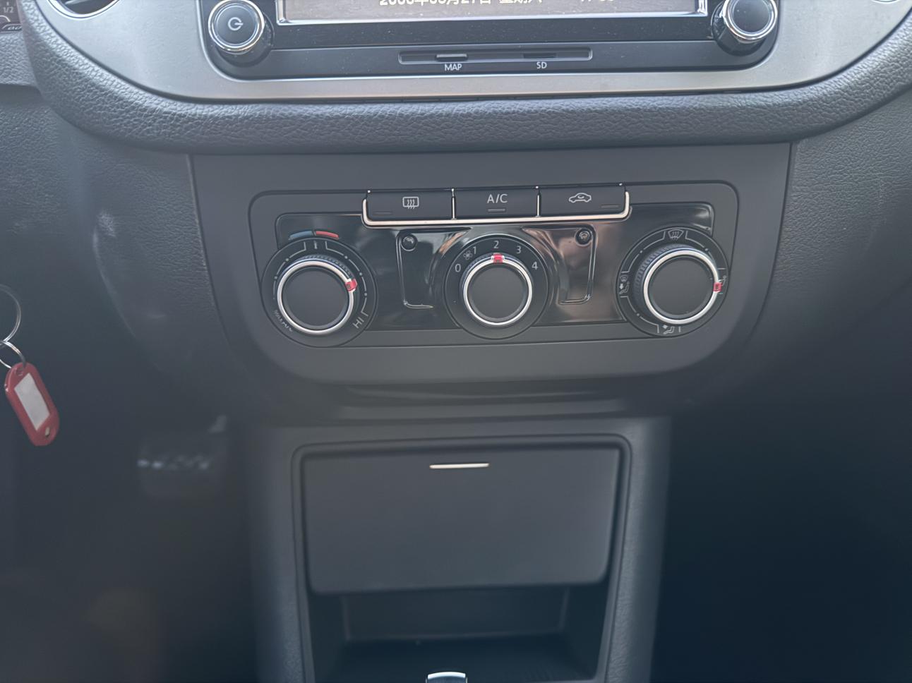 Volkswagen Tiguan 2014 thumb 10