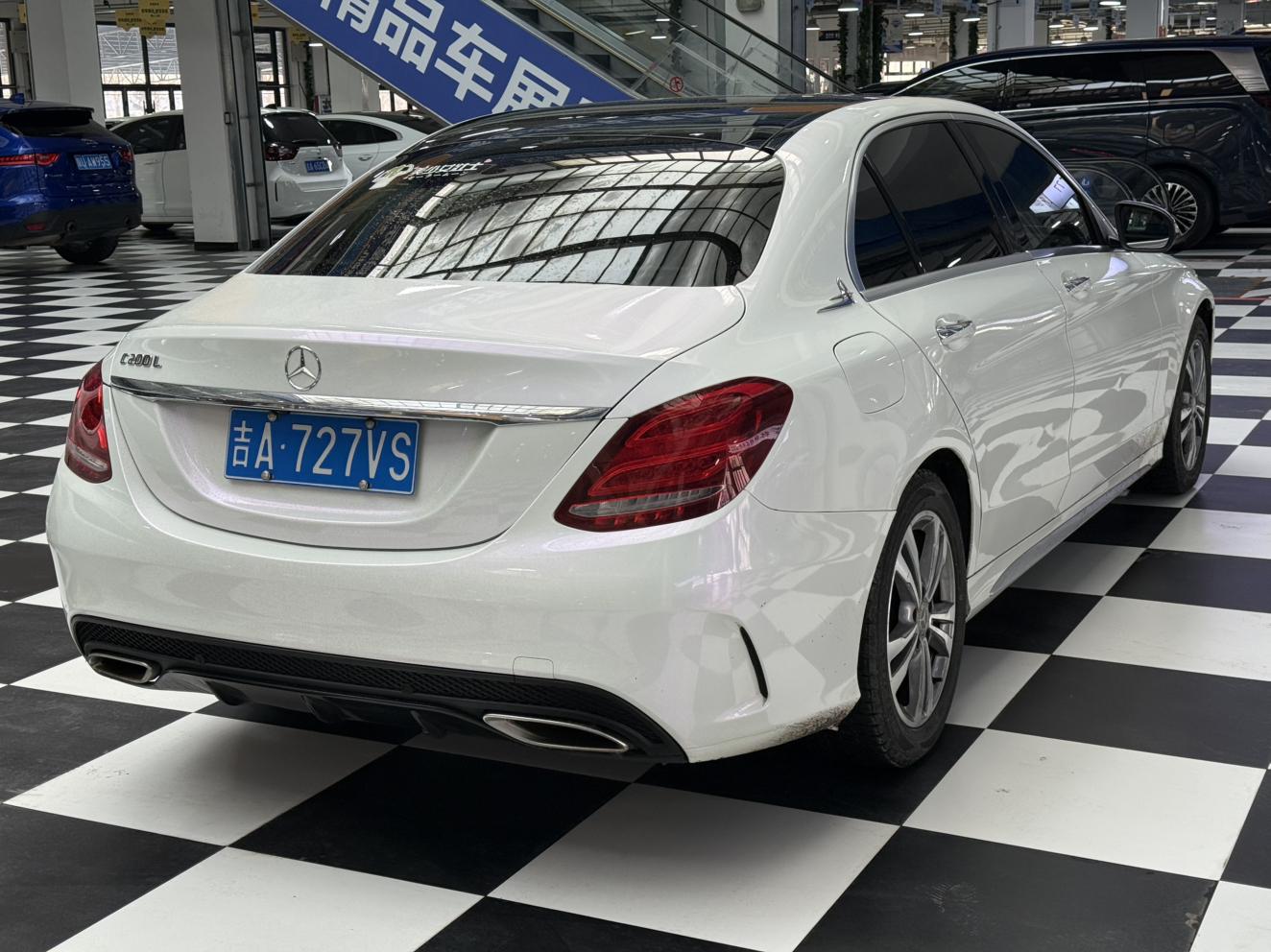 Mercedes-Benz C-Class 2016 thumb 4