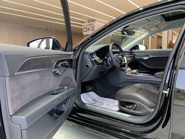 Audi A8 2023 thumb 5