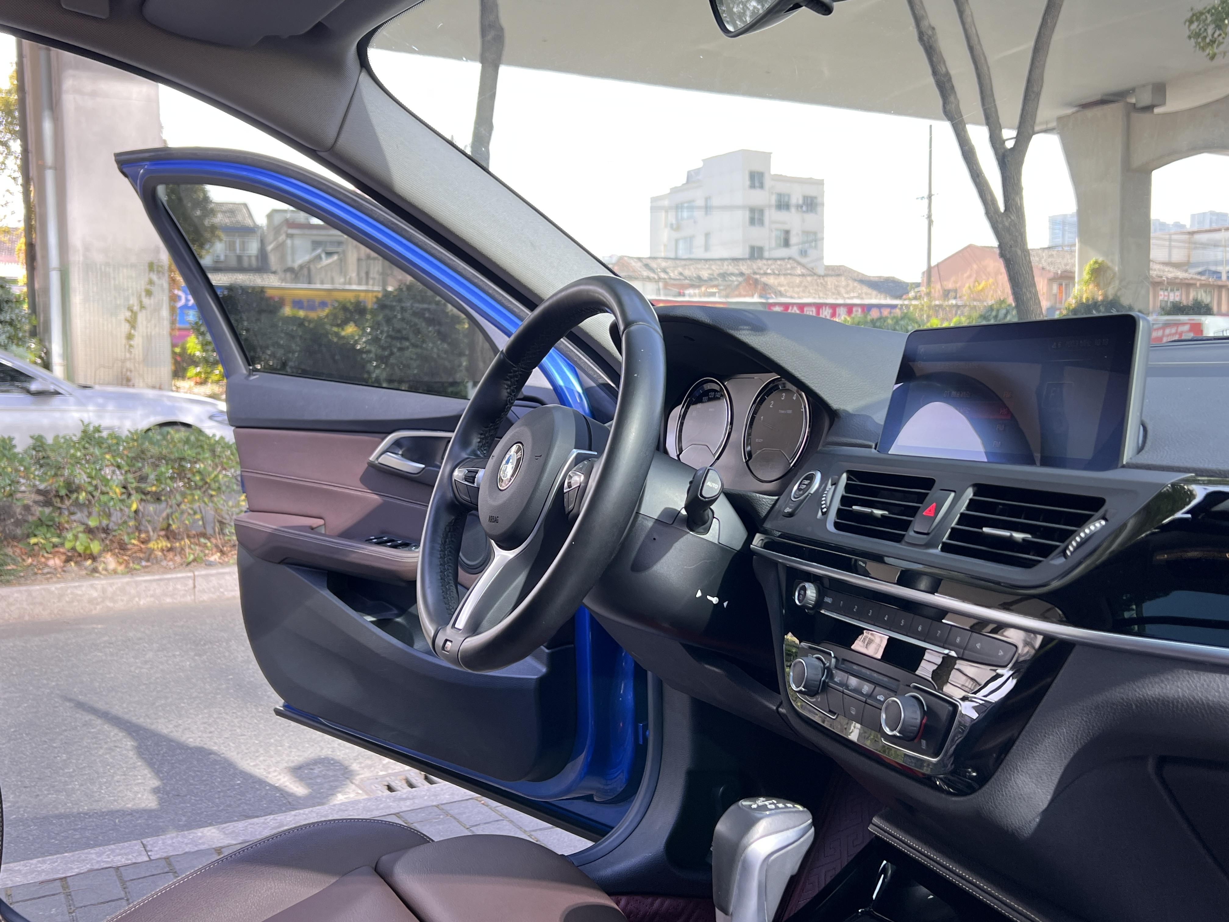 BMW 1 серии 2019 thumb 10