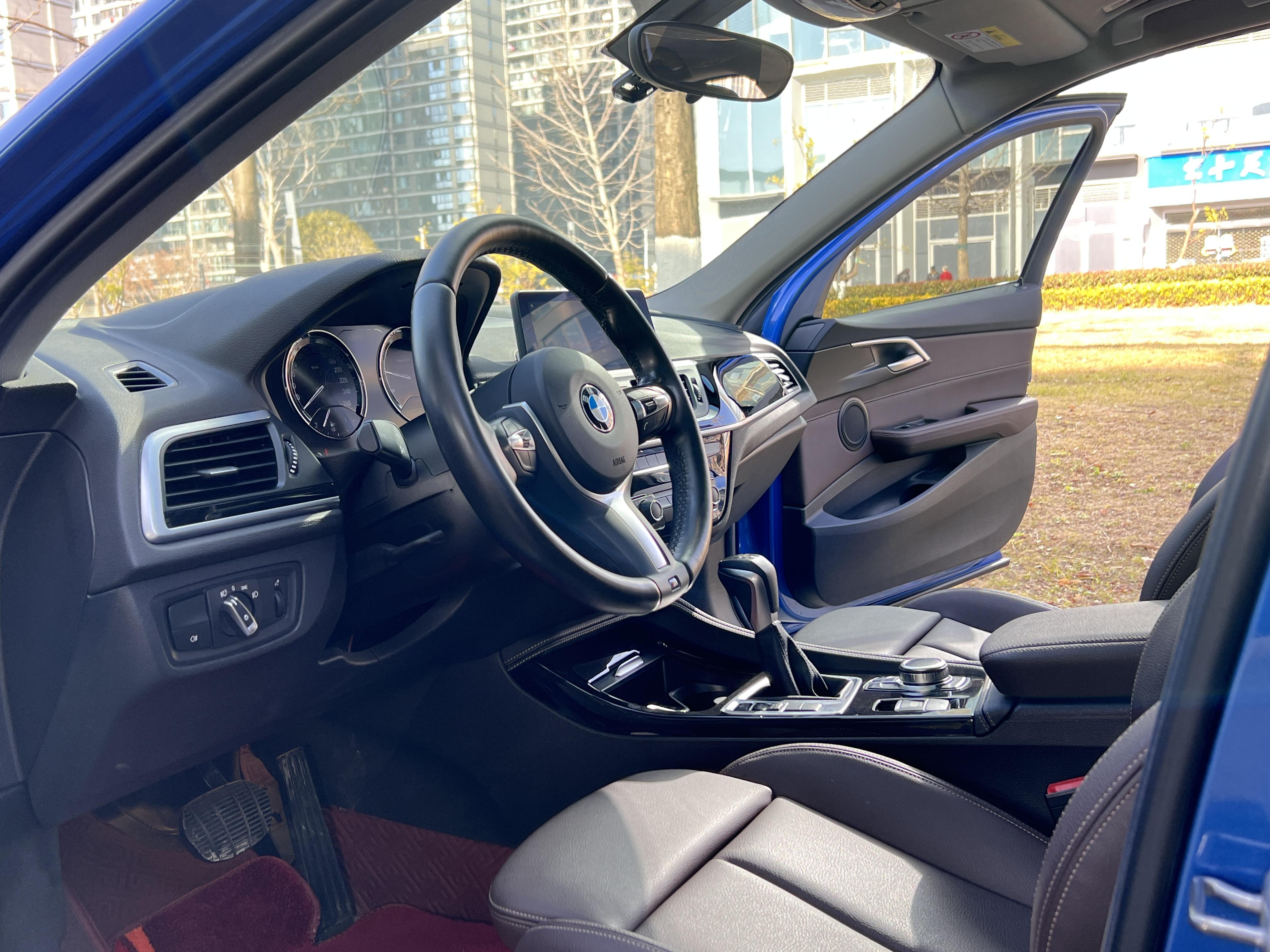 BMW 1 серии 2019 thumb 11
