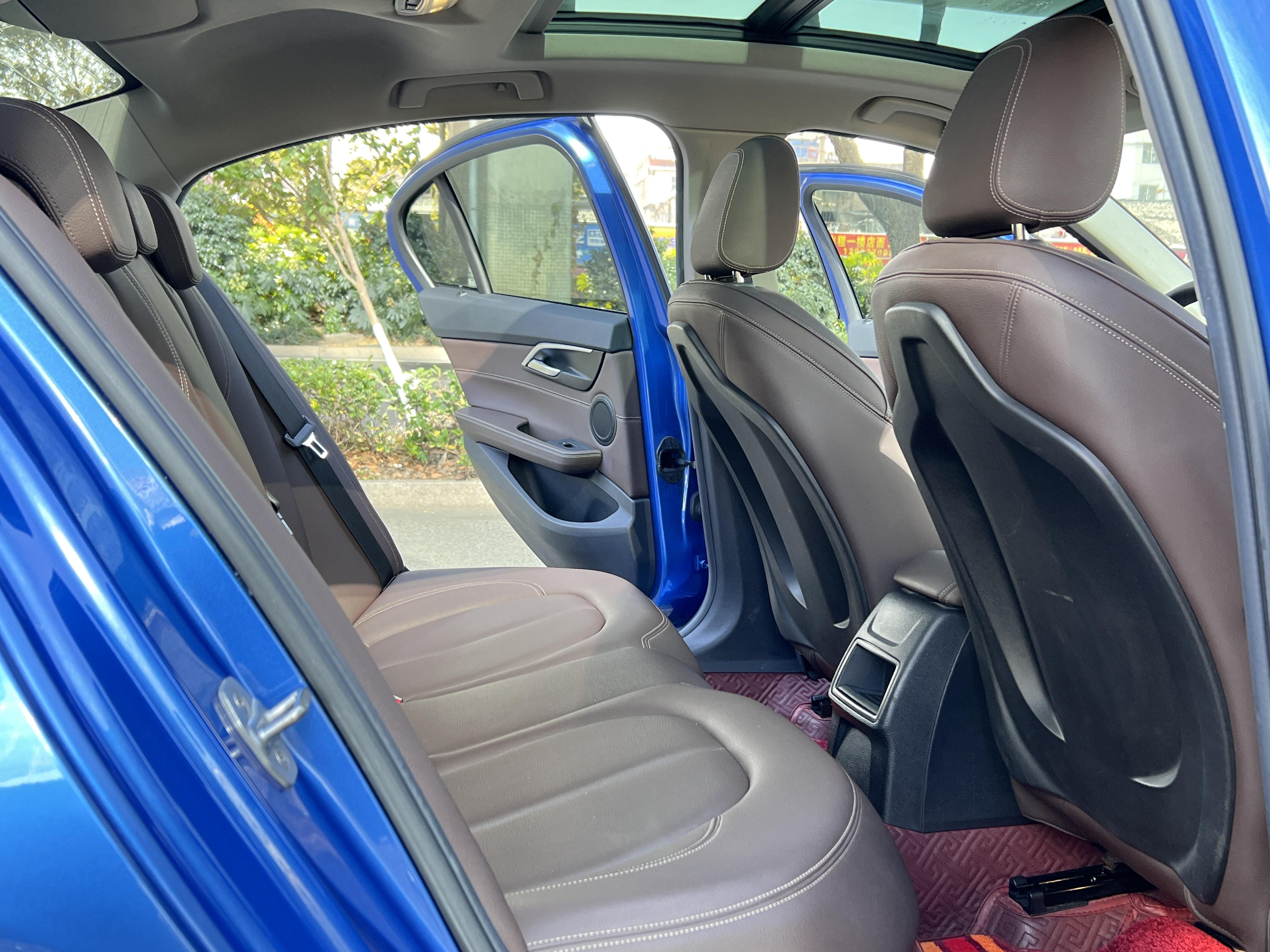 BMW 1 серии 2019 thumb 12