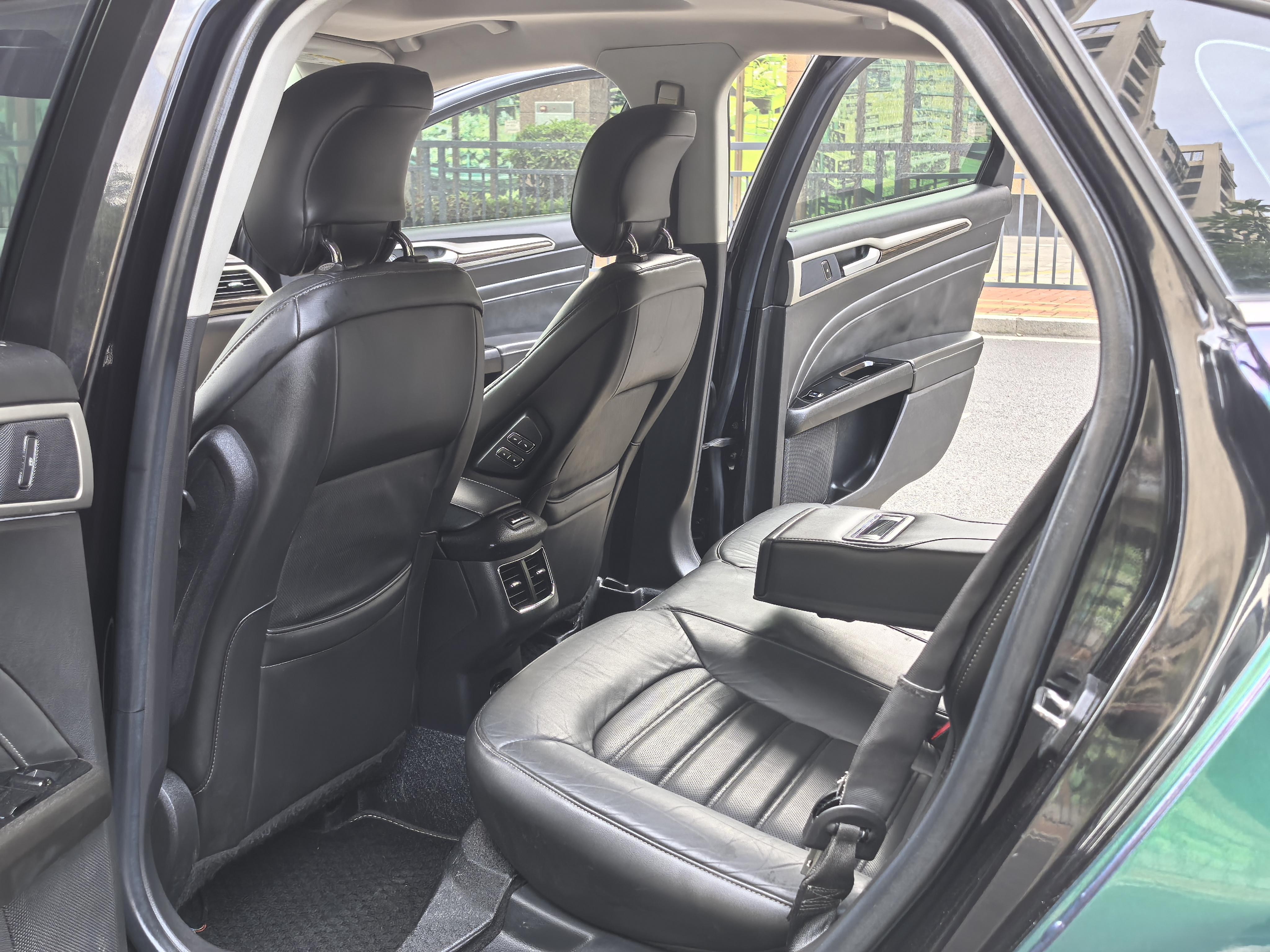 Ford Mondeo 2015 thumb 9