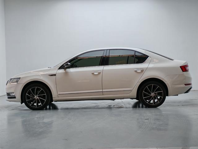 Skoda Octavia 2020 thumb 2