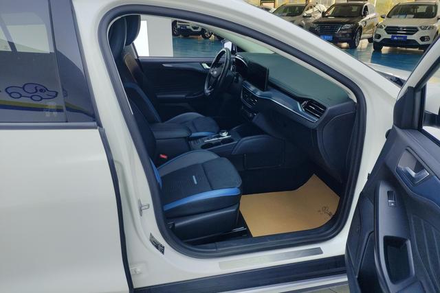 Ford Focus ST 2021 thumb 8