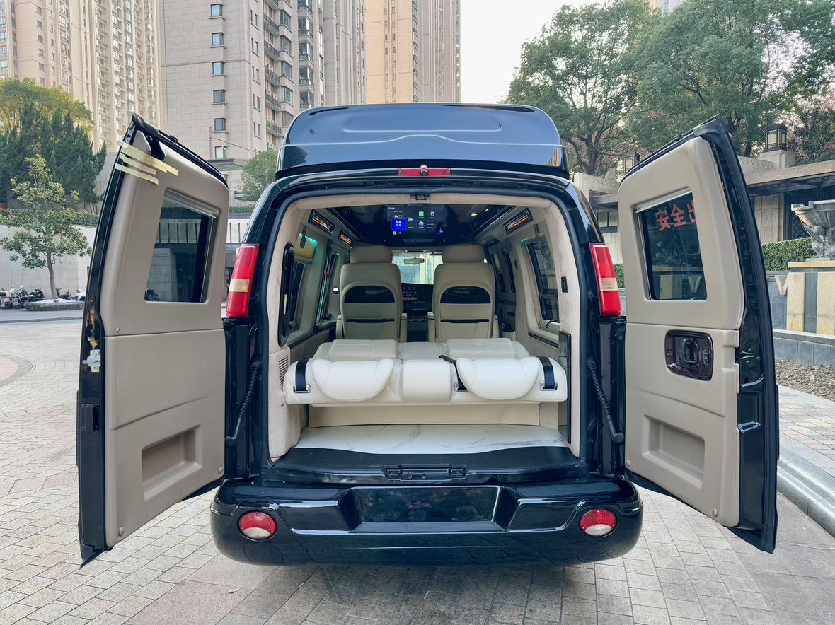 GMC Savana 2017 thumb 8
