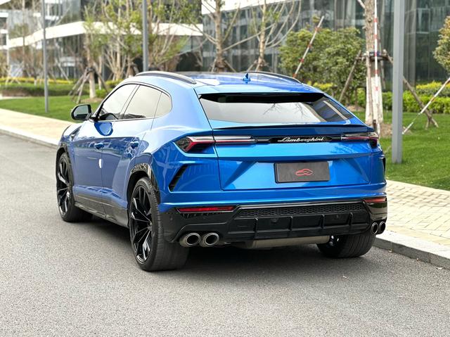 Lamborghini Urus 2021 thumb 2