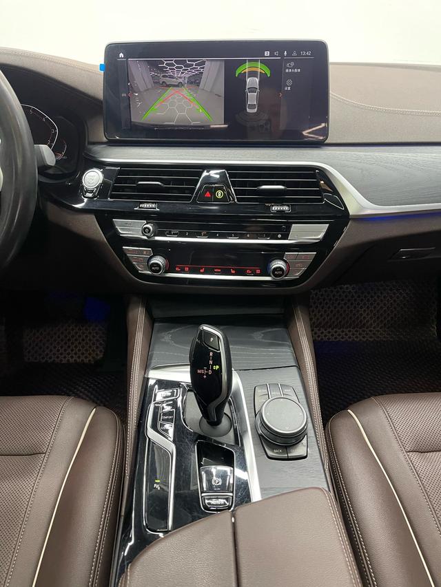 BMW 5 серии 2021 thumb 9