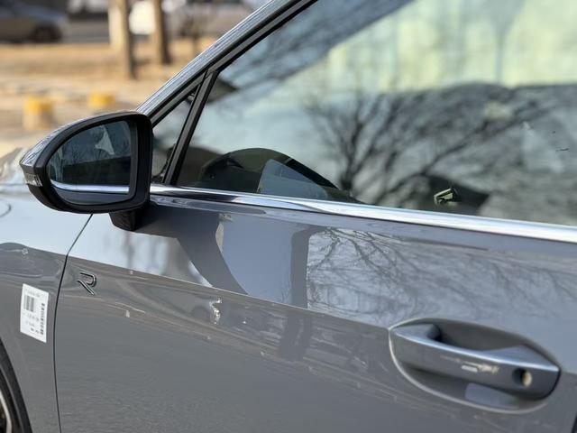 Volkswagen Golf 2025 thumb 3