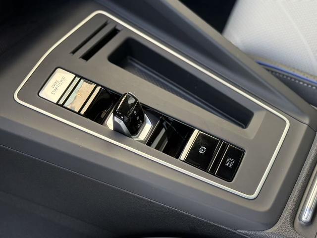 Volkswagen Golf 2025 thumb 5