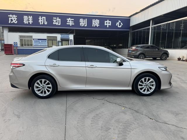 Toyota Camry 2022 thumb 4