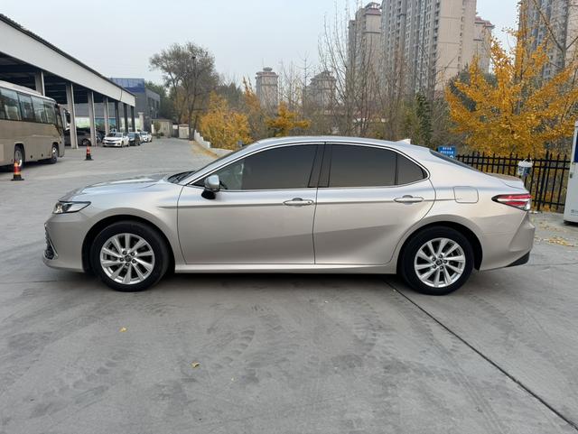 Toyota Camry 2022 thumb 5