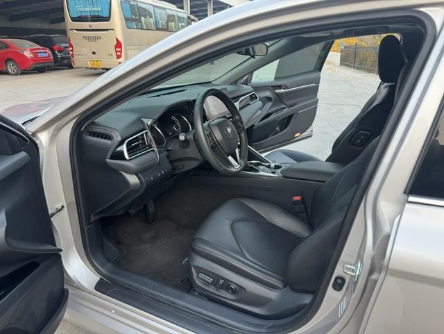 Toyota Camry 2022 thumb 6