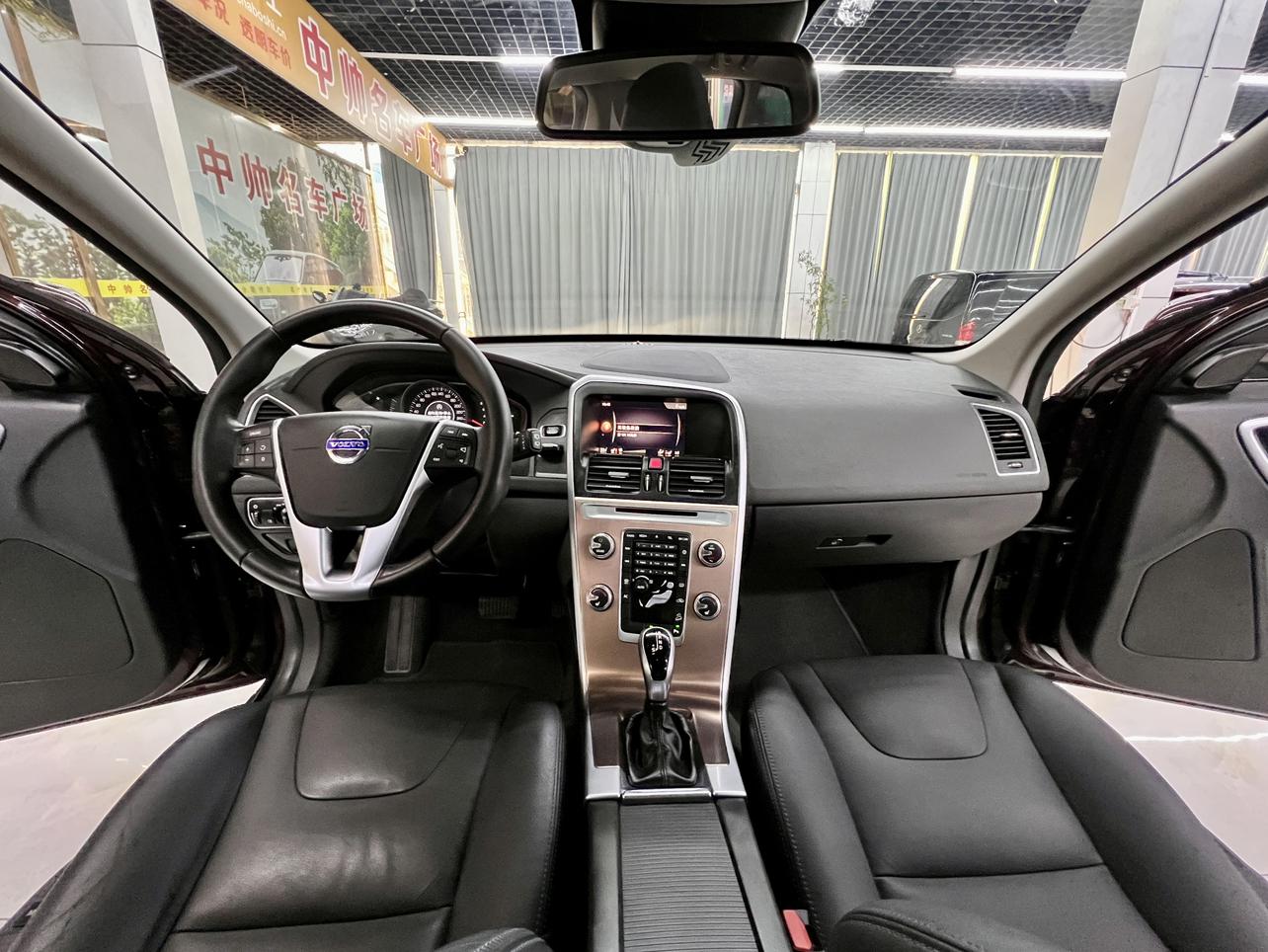 Volvo XC60 2017 thumb 7