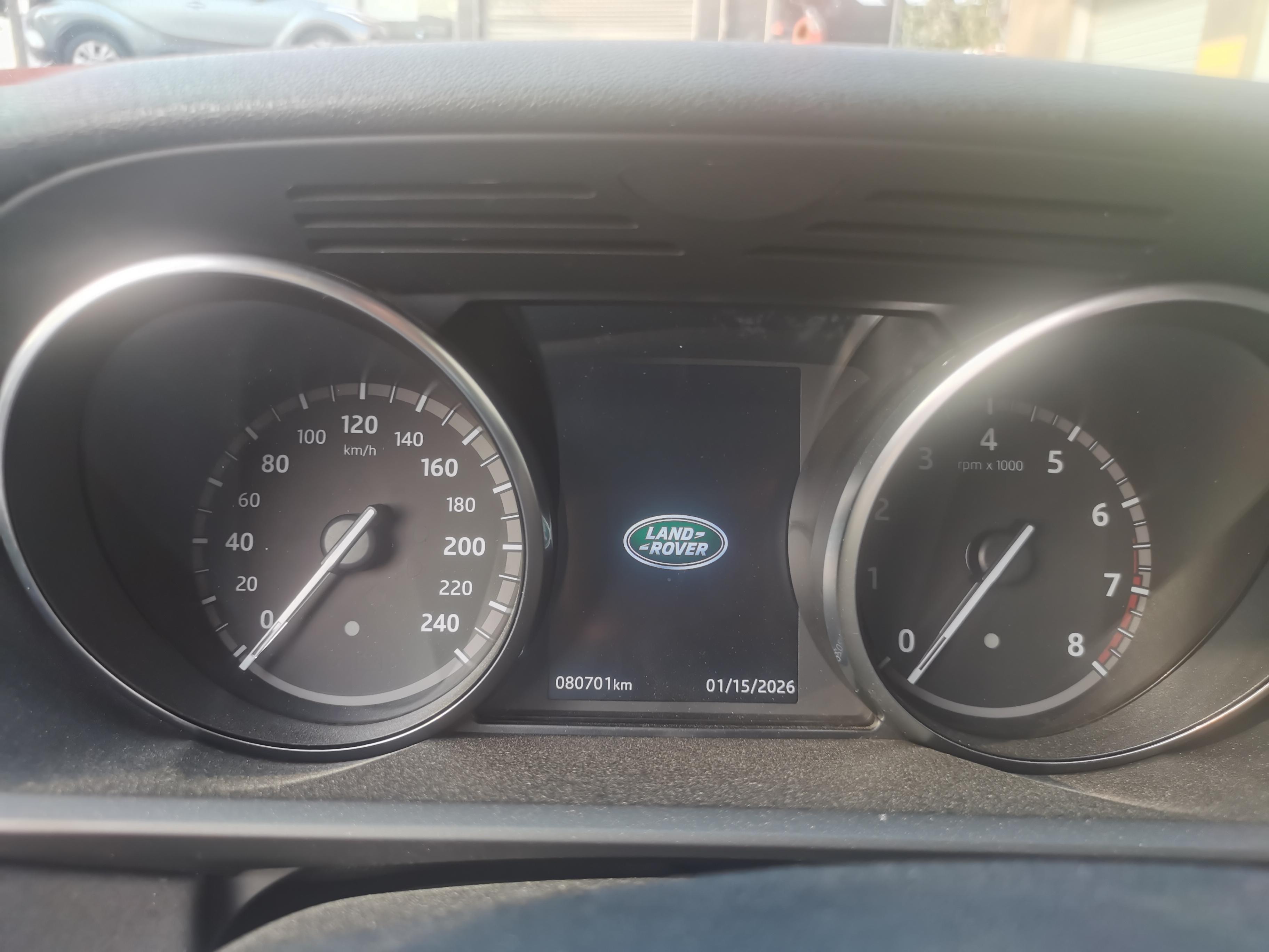Land Rover Discovery 2018 thumb 10