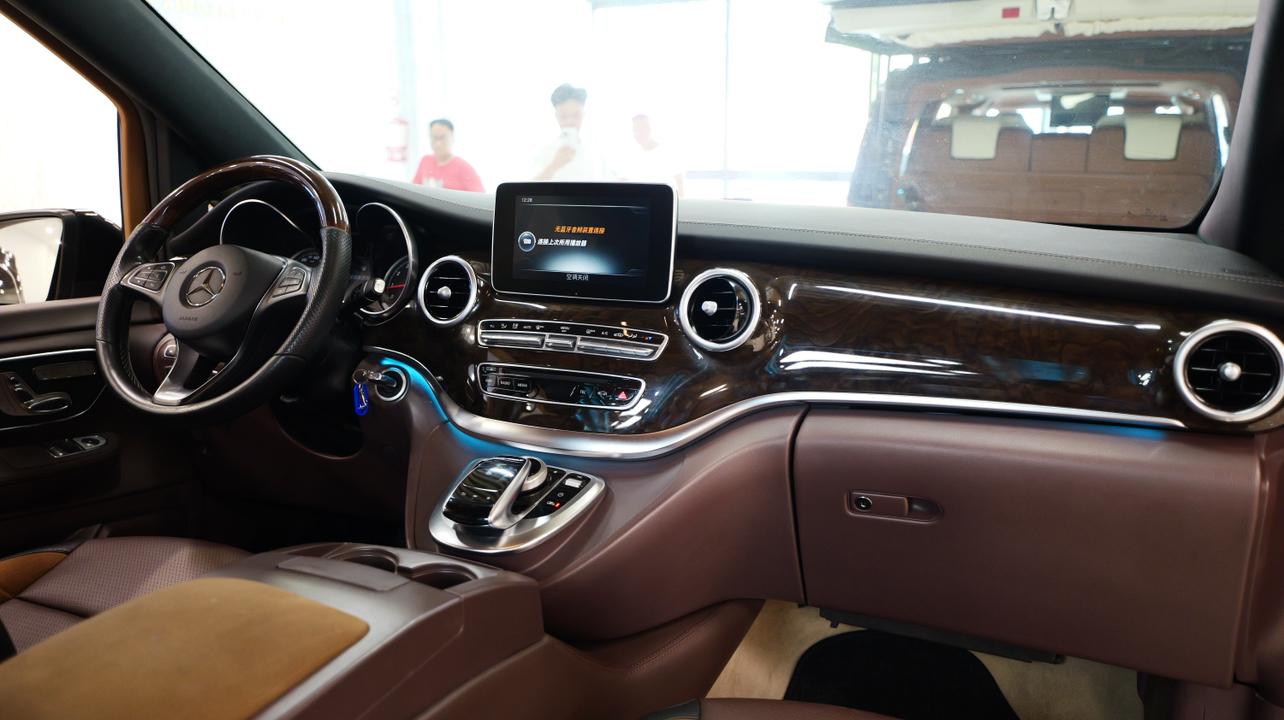 Mercedes-Benz V-Класс 2018 thumb 4