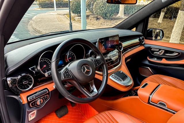 Mercedes-Benz V-Класс 2022 thumb 2