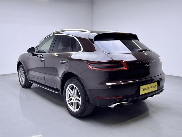 Porsche Macan 2018 thumb 3