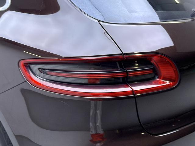 Porsche Macan 2018 thumb 11