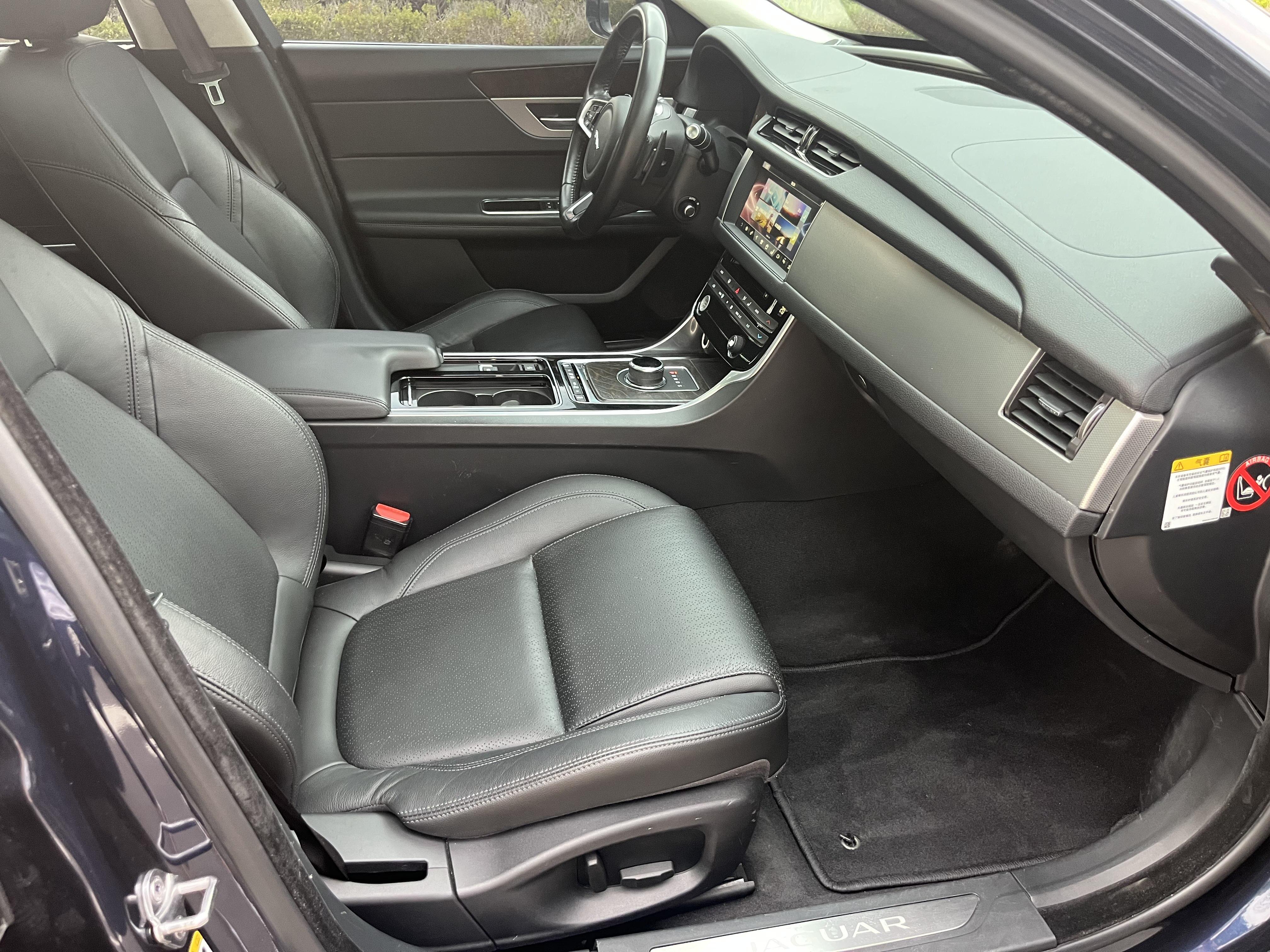 Jaguar XF 2018 thumb 5
