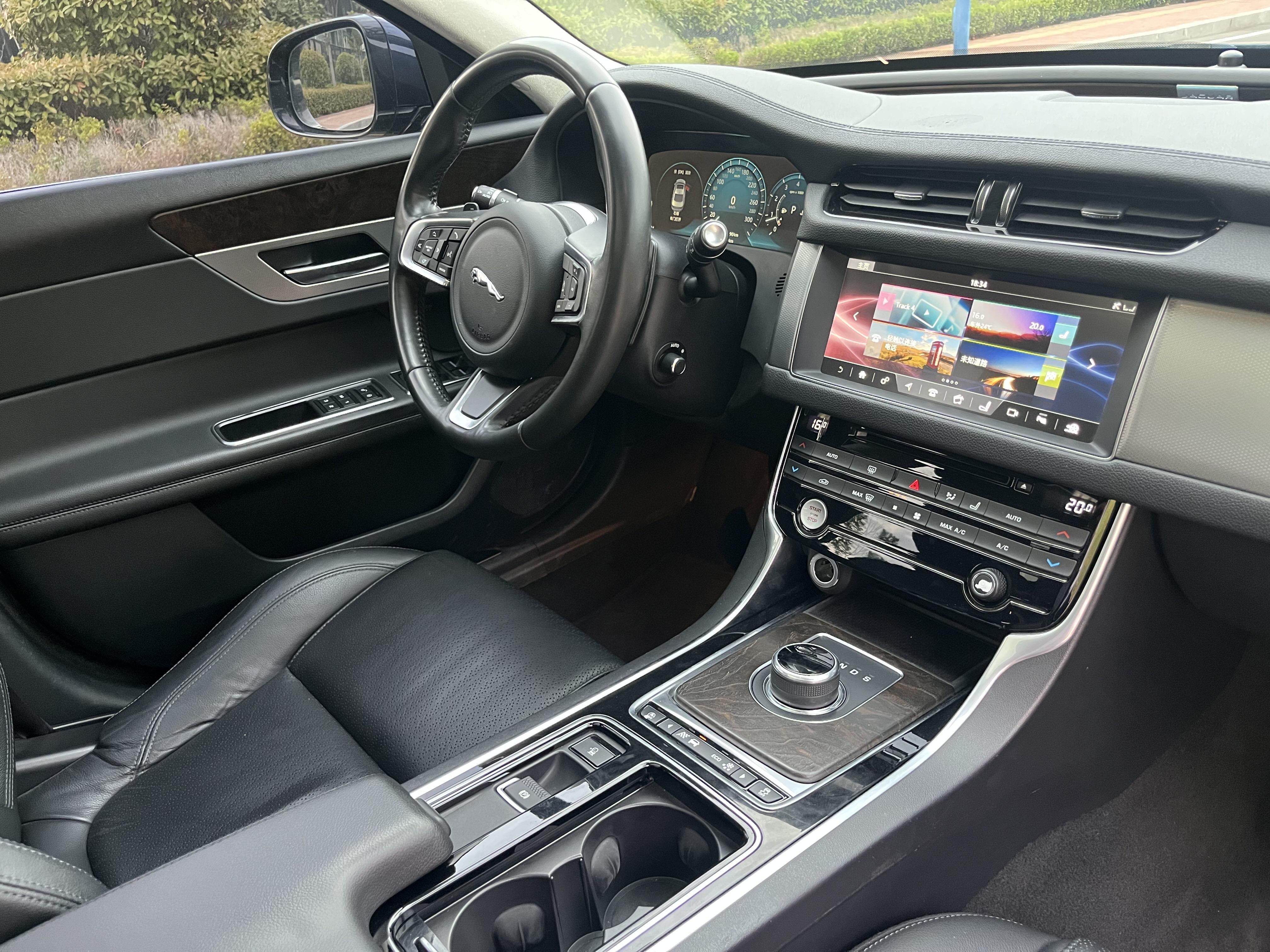 Jaguar XF 2018 thumb 7