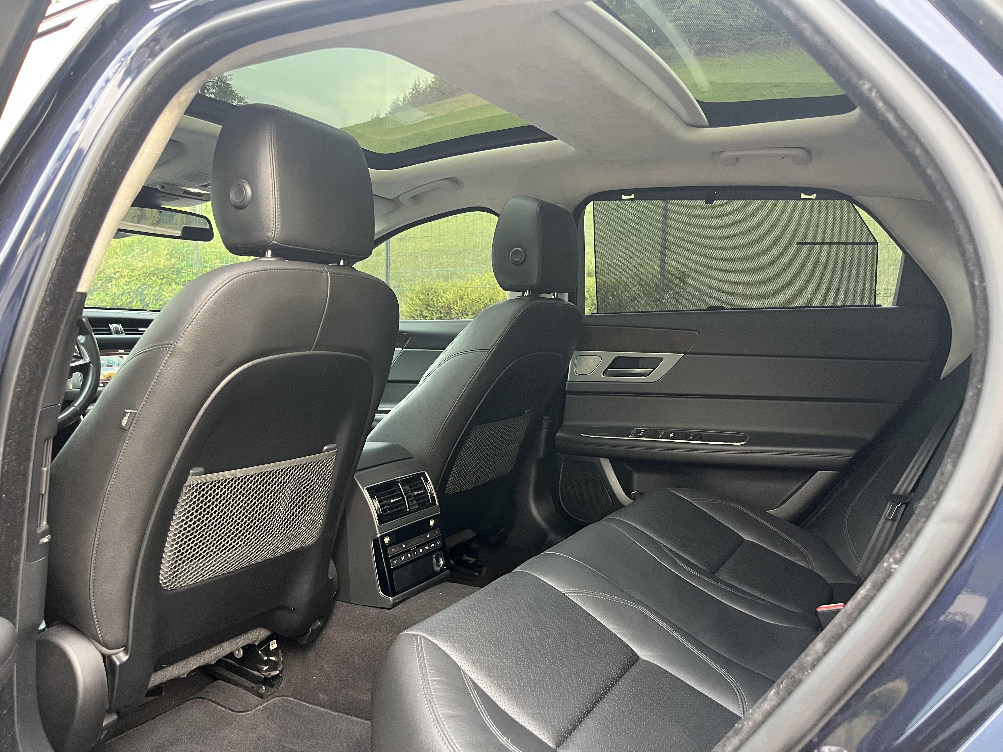 Jaguar XF 2018 thumb 9