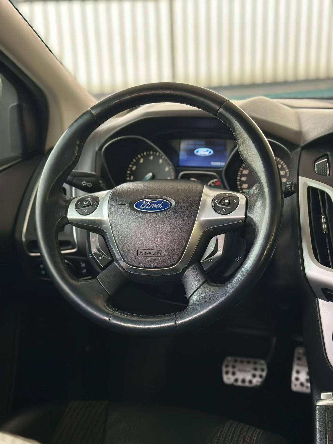 Ford Focus ST 2014 thumb 6