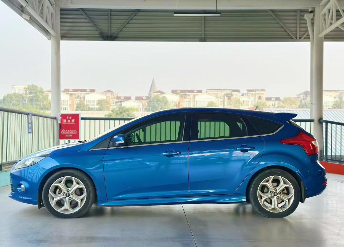 Ford Focus ST 2014 thumb 9