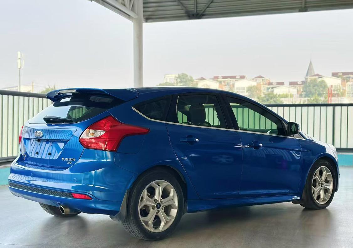 Ford Focus ST 2014 thumb 10