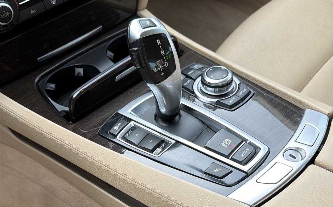 BMW 7 серии 2011 thumb 5