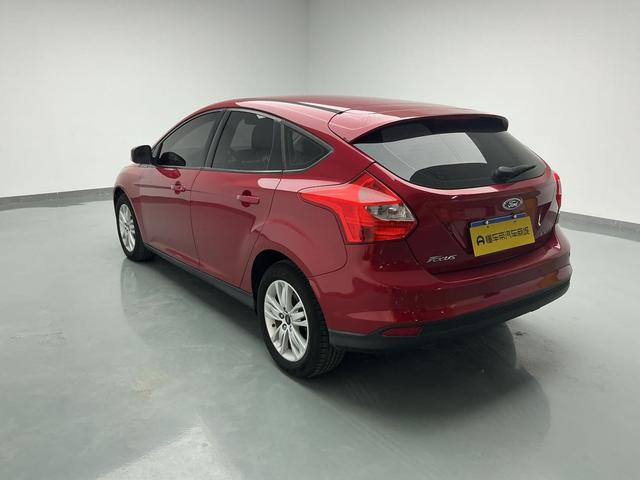 Ford Focus ST 2014 thumb 3