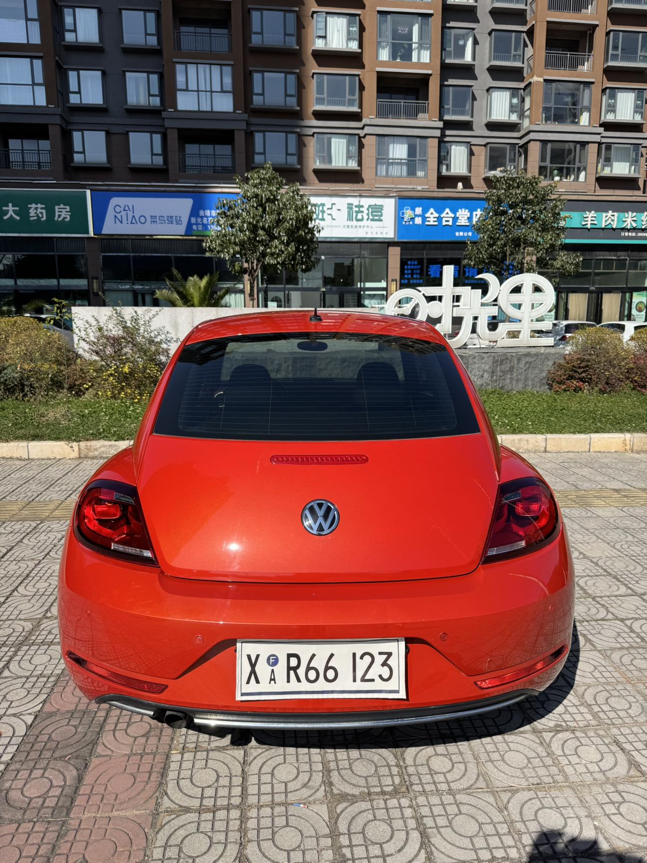 Volkswagen Beetle 2017 thumb 2